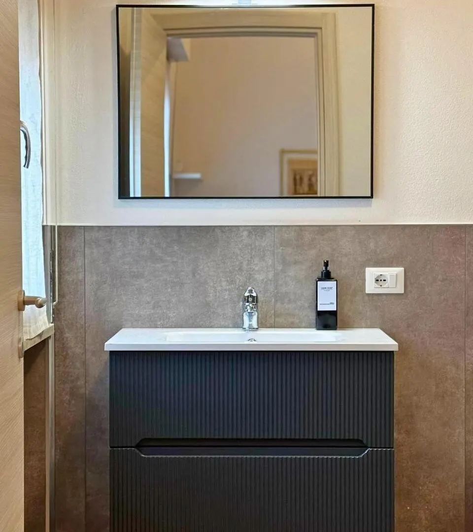 3 Rooms - 3 Bath - Bright Modern Apartment Verona